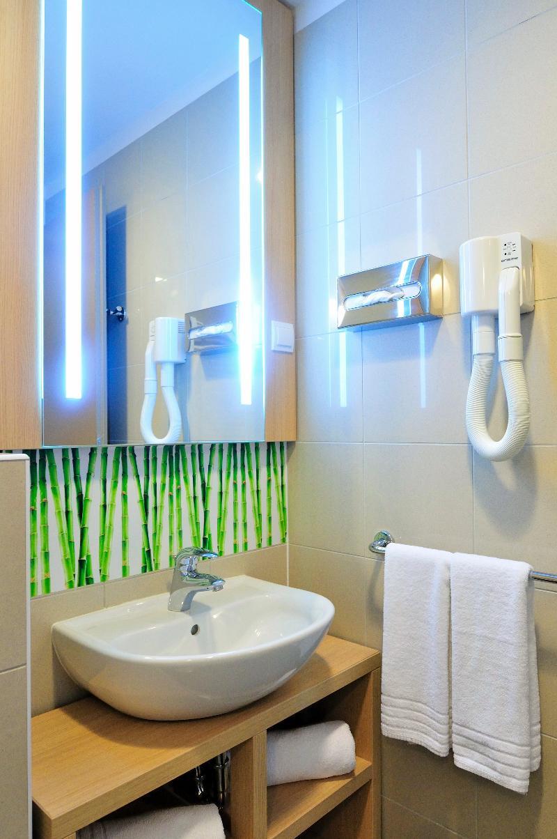 Hotel Rebro 3*