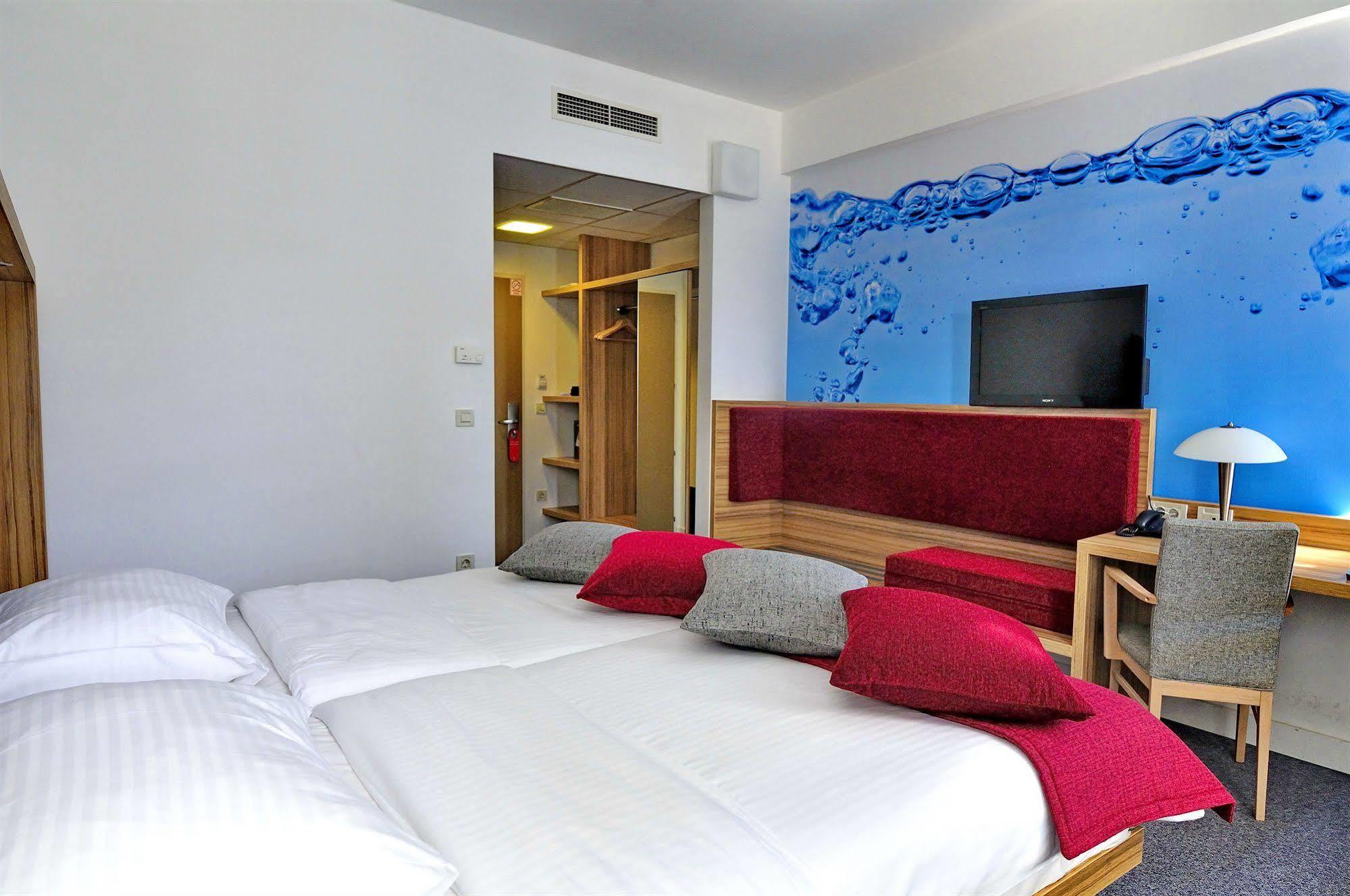 Rebro Hotel
