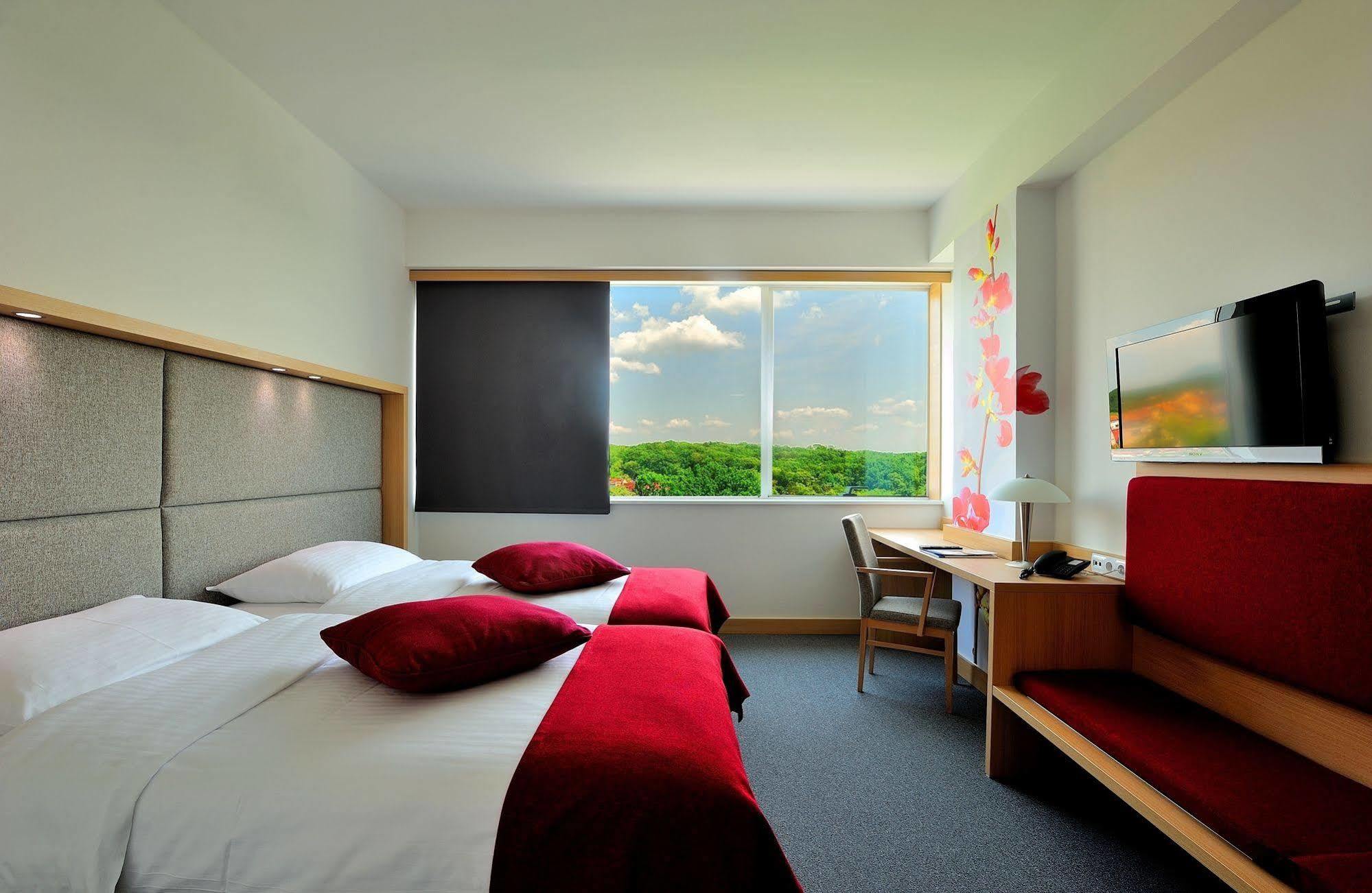 Hotel Rebro 3*