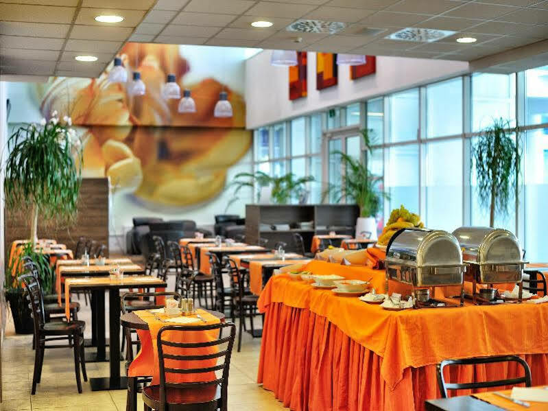 Hotel Rebro 3*